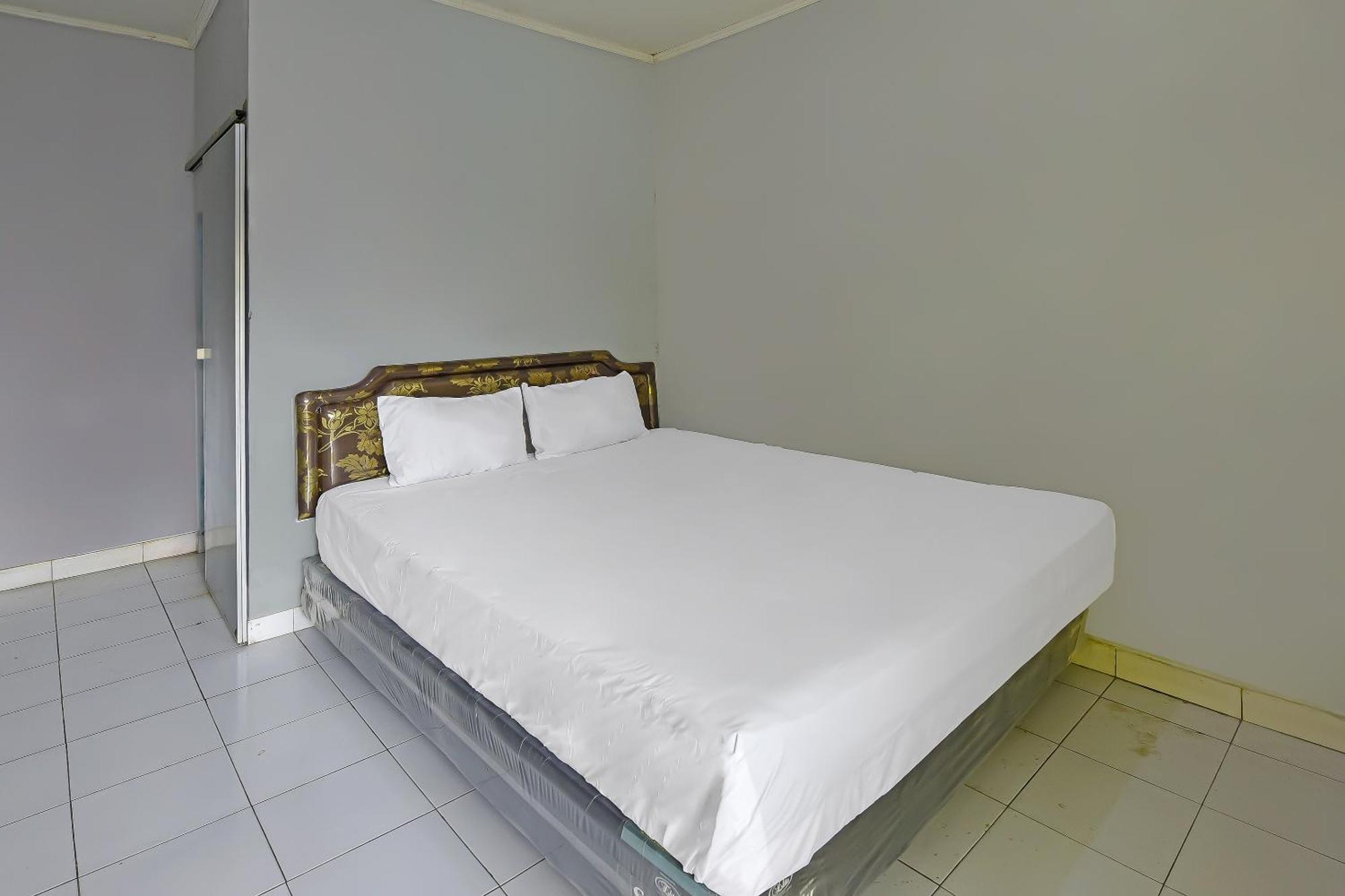 Spot On 91905 Hotel Cipto Arum Cilacap Exterior photo